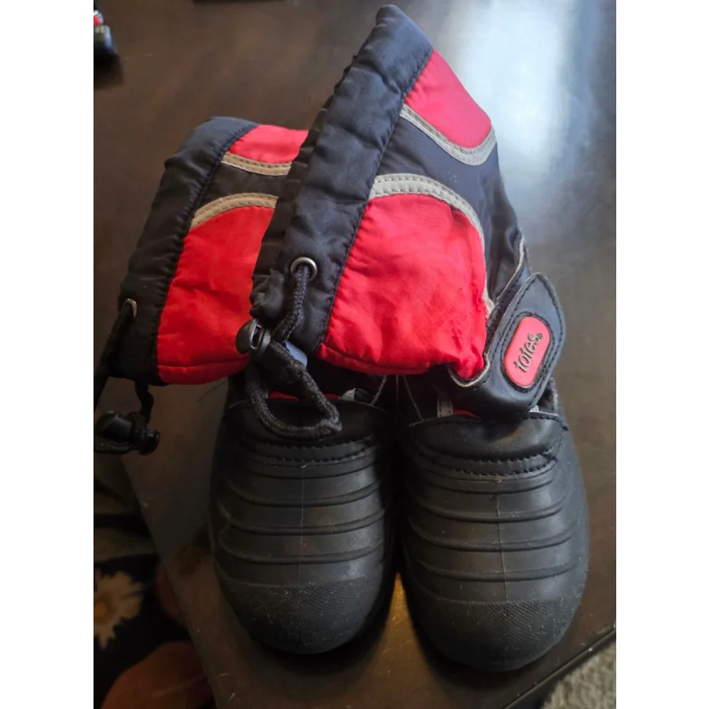Totes Kids Winter Boots Waterproof Red Black Size 13 KIDS